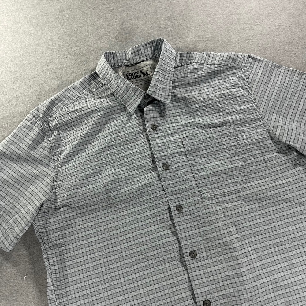 Eddie Bauer Mens Large Grey Grid Short Sleeve Button Down Hiking Shirt 73D/01